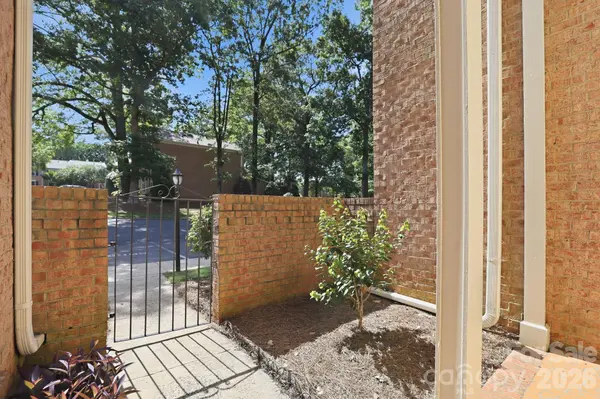 6606 Bunker Hill CIR, Charlotte, NC 28210