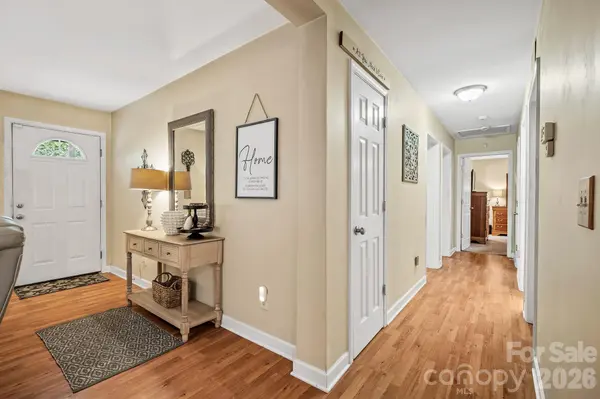 47 Fox RD, Asheville, NC 28804