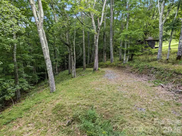 000 Wagon Trail RD, Maggie Valley, NC 28751