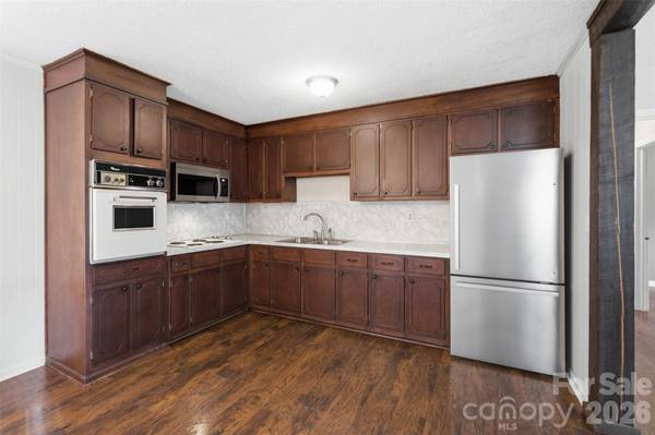 3776 Newhall DR NW, Conover, NC 28613