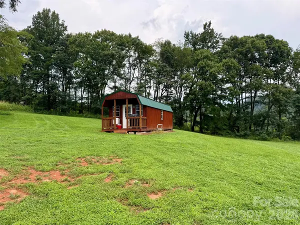 591 Moore LN, Taylorsville, NC 28681