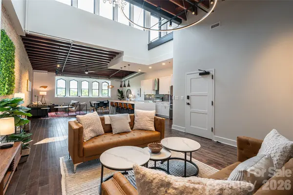 122 College ST #301, Asheville, NC 28801