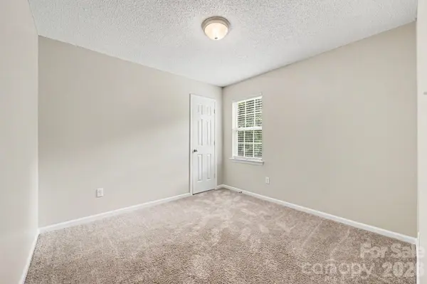 302 Touch Me Not LN, Charlotte, NC 28216
