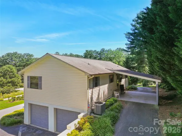 43 Thoren CT, Clyde, NC 28721