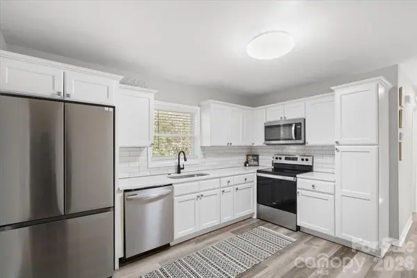 624 Dundeen DR, Gastonia, NC 28052