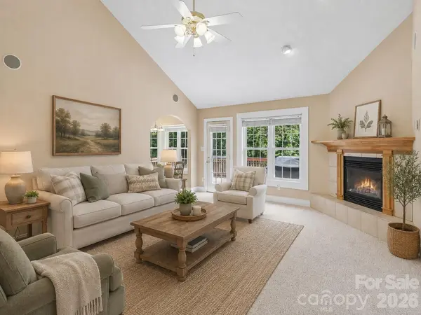 1414 Kanuga RD, Hendersonville, NC 28739