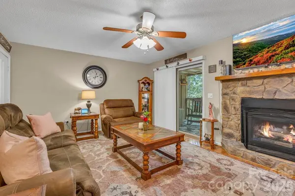 655 Overlook DR, Spruce Pine, NC 28777