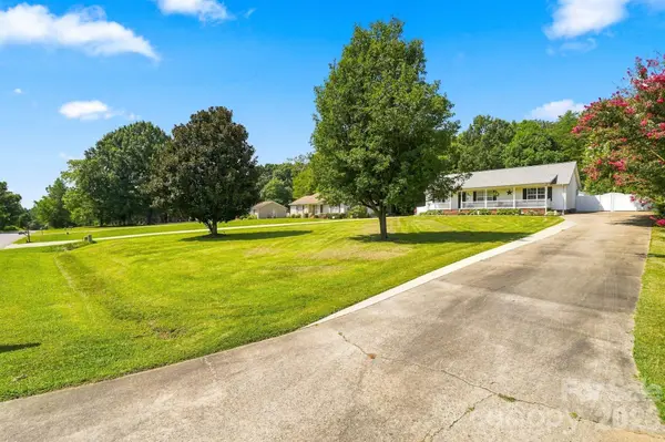 132 Kendra DR, Mooresville, NC 28117