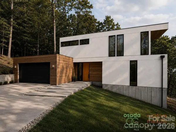 15 La Grange DR, Asheville, NC 28805