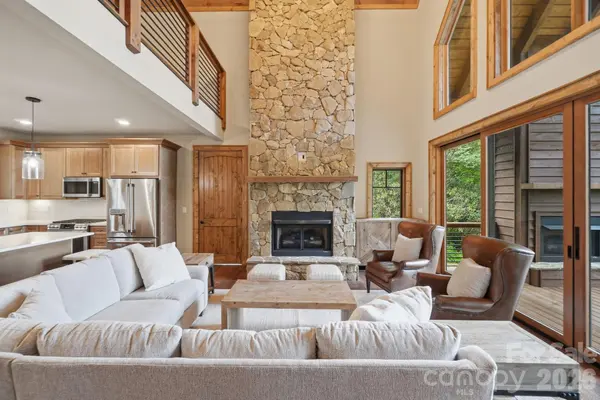 761 Foxfire DR, Banner Elk, NC 28604