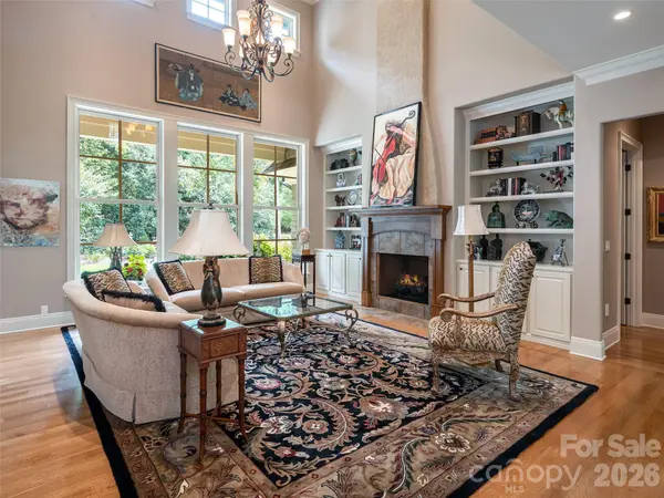 39 Beadle LN, Asheville, NC 28803