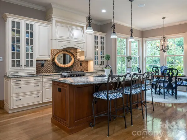39 Beadle LN, Asheville, NC 28803