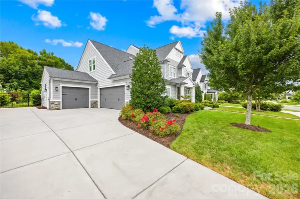 1858 Trotting CIR NW, Concord, NC 28027