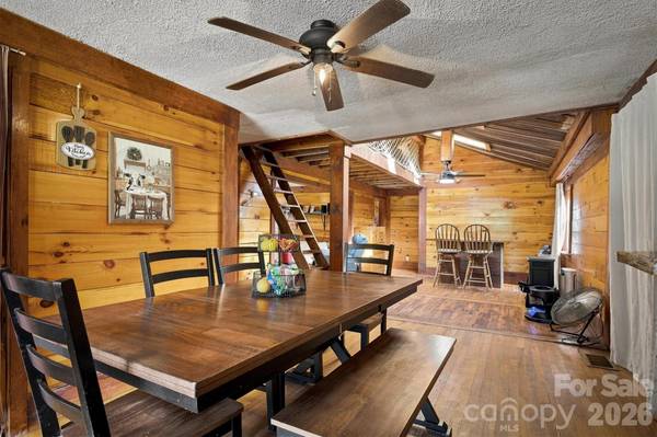 1315 Cedar Valley Church RD, Lenoir, NC 28645