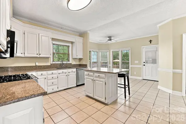 142 Cottontail LN SE, Concord, NC 28025