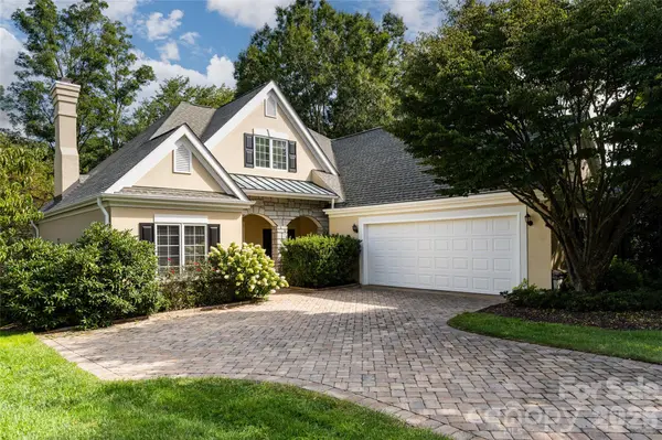 8 Clovelly WAY, Asheville, NC 28803