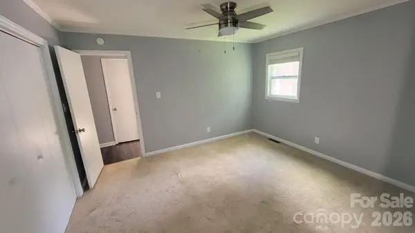 228 Tot Dellinger RD, Cherryville, NC 28021