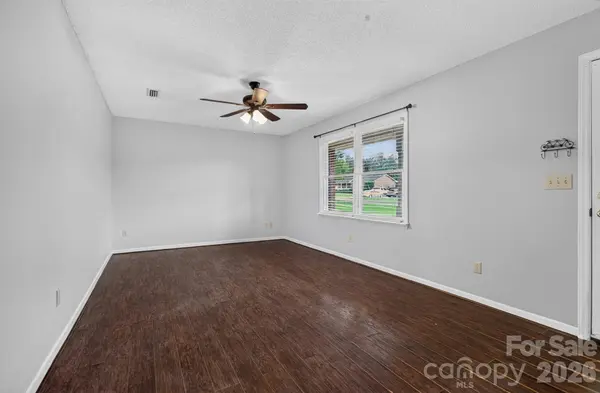 2504 Ashford DR, Newton, NC 28658