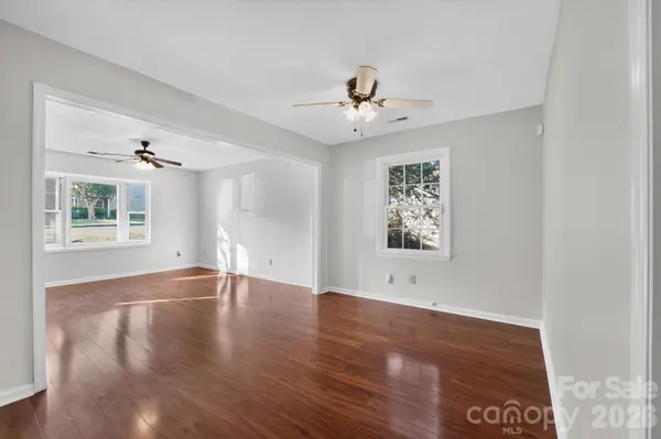 8316 Summerglen CIR, Charlotte, NC 28227