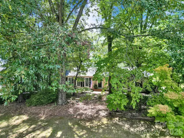 924 Glenshannon RD, Matthews, NC 28105