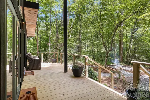 352 Twinbrook LN, Maggie Valley, NC 28751