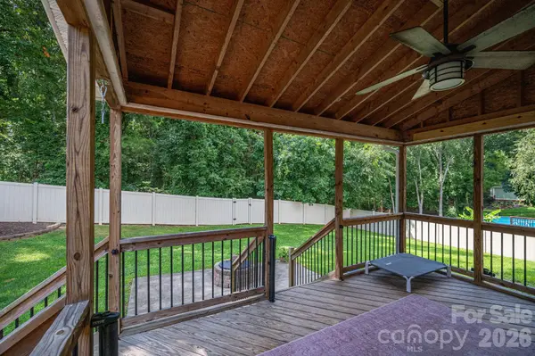 908 Carole Summey DR, Dallas, NC 28034