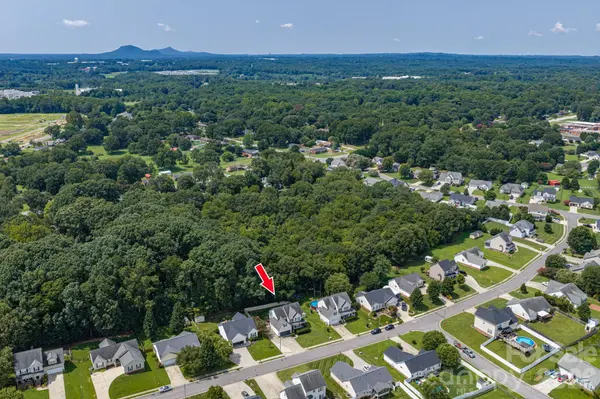 908 Carole Summey DR, Dallas, NC 28034