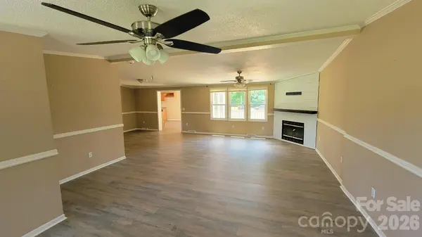 5401 Creek Run CT, Bessemer City, NC 28086