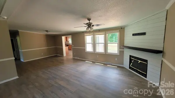 5401 Creek Run CT, Bessemer City, NC 28086