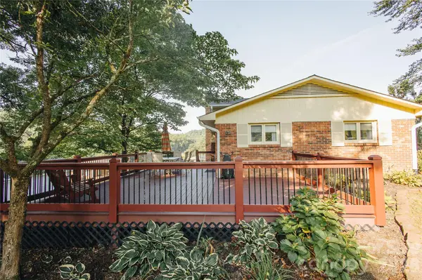 15 Golden Leaf DR, Marion, NC 28752