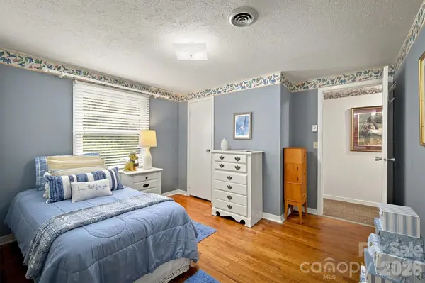 121 Rhyne ST, Morganton, NC 28655