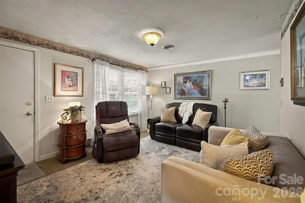 121 Rhyne ST, Morganton, NC 28655