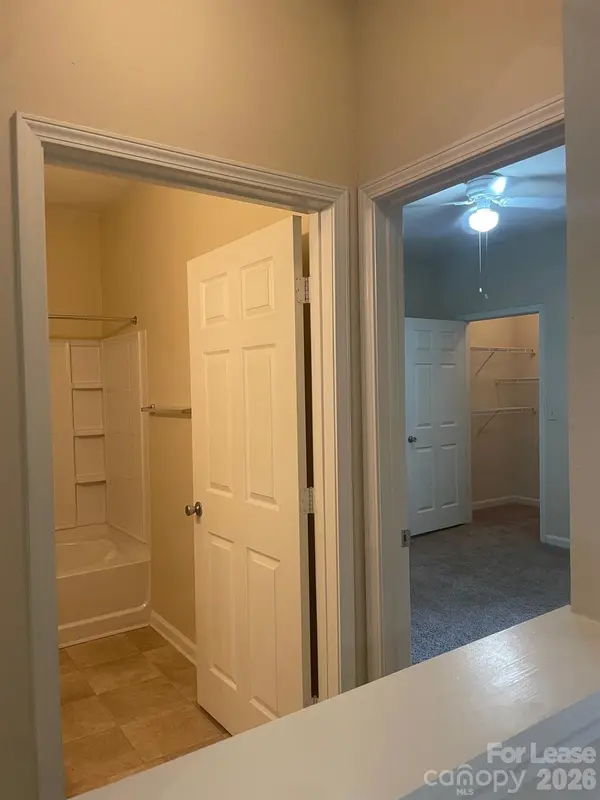 900 Vista Lake DR #201, Candler, NC 28715