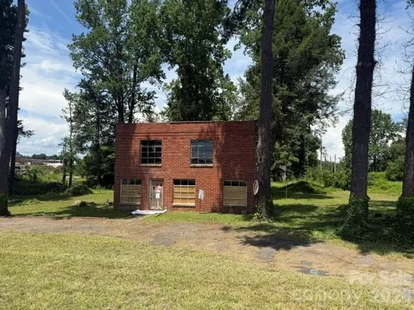 316 Carbon City RD, Morganton, NC 28655