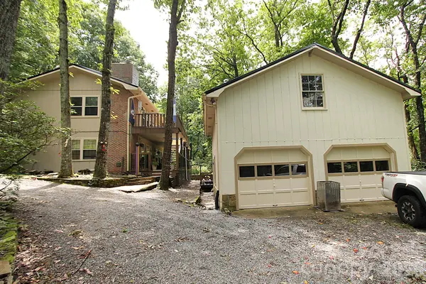 86 Pine Ridge RD, Hendersonville, NC 28792