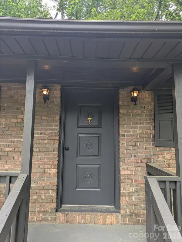 1002 Hemlock DR, Shelby, NC 28150