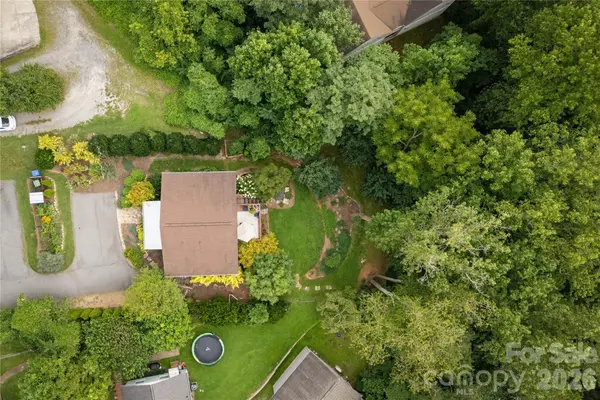 12 Twig LN, Asheville, NC 28803