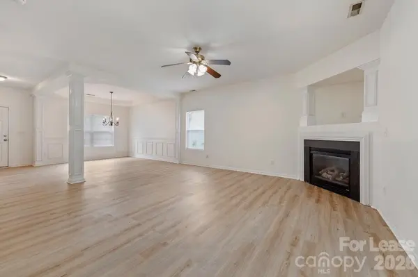 7007 Advocator LN, Charlotte, NC 28216