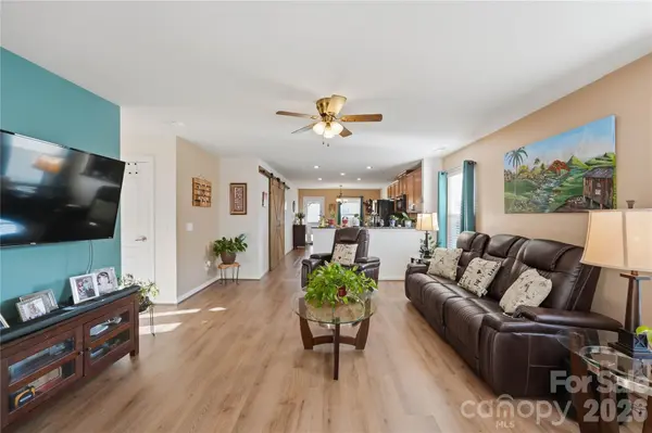 865 Willow Creek DR, Gastonia, NC 28054