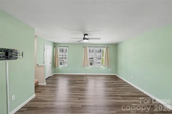 6042 Cutwater CIR, Charlotte, NC 28269