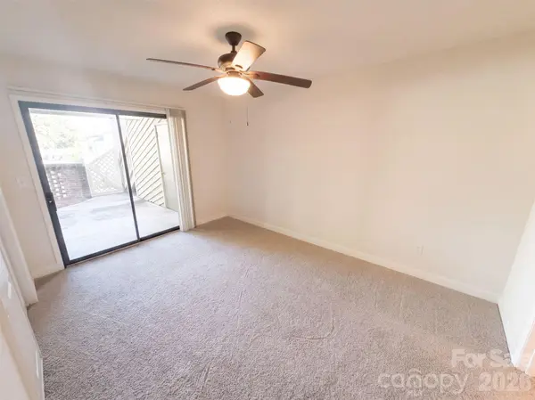 1612 Sharon RD W #61, Charlotte, NC 28210