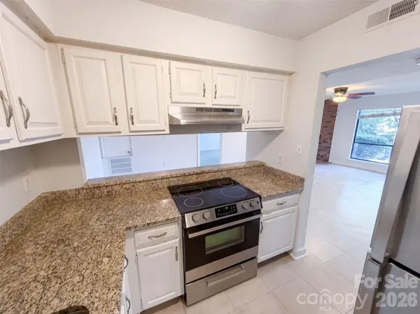 1612 Sharon RD W #61, Charlotte, NC 28210