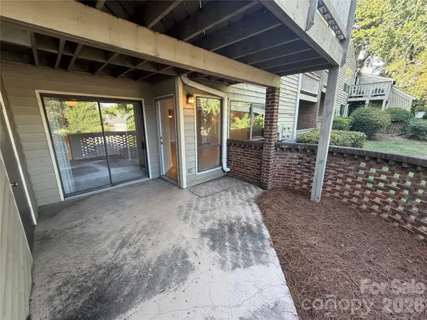 1612 Sharon RD W #61, Charlotte, NC 28210