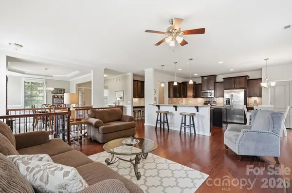 15000 Kinnegal LN, Charlotte, NC 28278