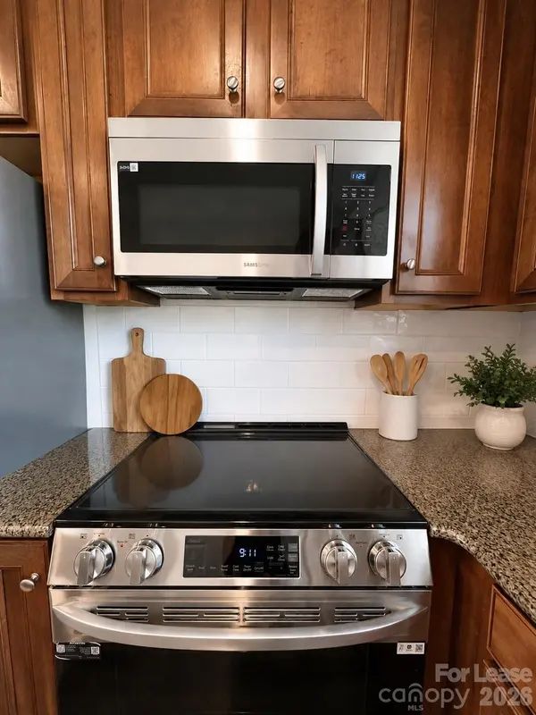 1600 Walnut View DR, Charlotte, NC 28208