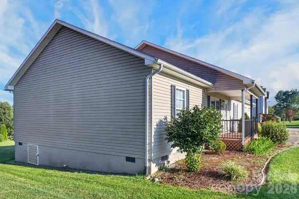 2305 Good Shepard CT, Lenoir, NC 28645