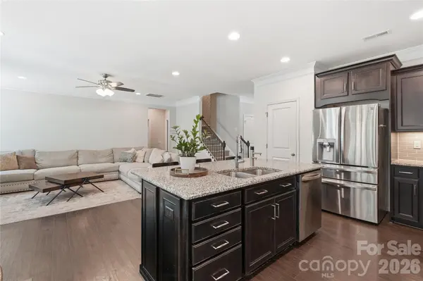 607 Winter Walk LN, Lake Wylie, SC 29710
