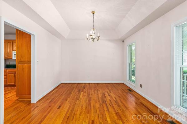 6756 Hawks Nest LN, Stanley, NC 28164