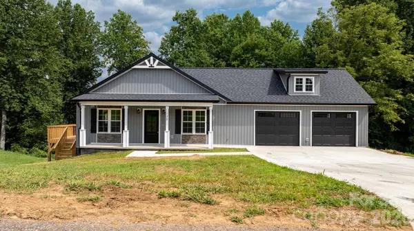128 Buck Shoals CIR, Hudson, NC 28638