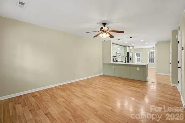116 Locomotive LN #101, Mooresville, NC 28115